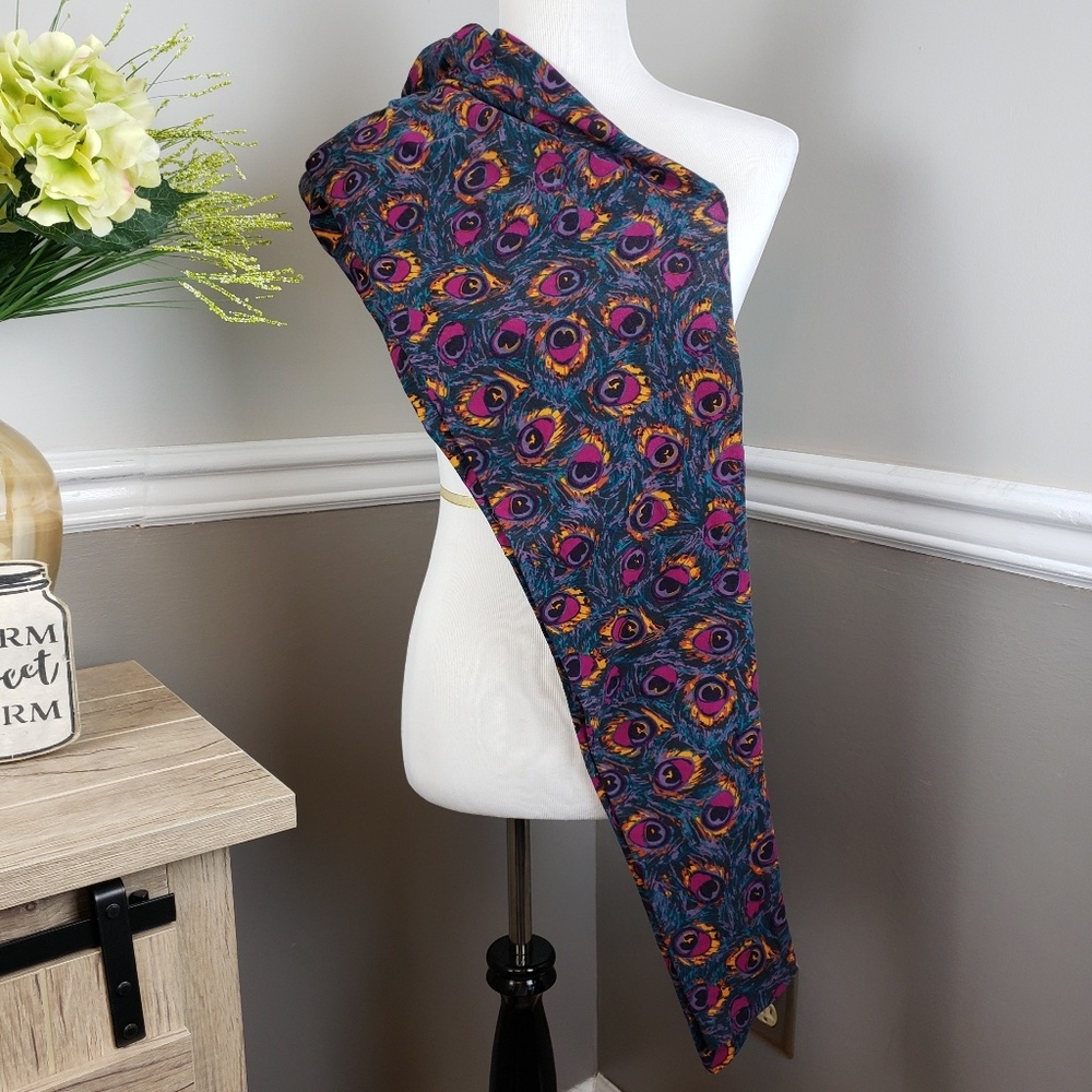 Lularoe Fuschia Peacock Tall and Curvy leggings